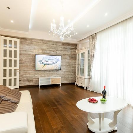 3Bd-2Bth Apartment In Tbilisi City Center Buitenkant foto